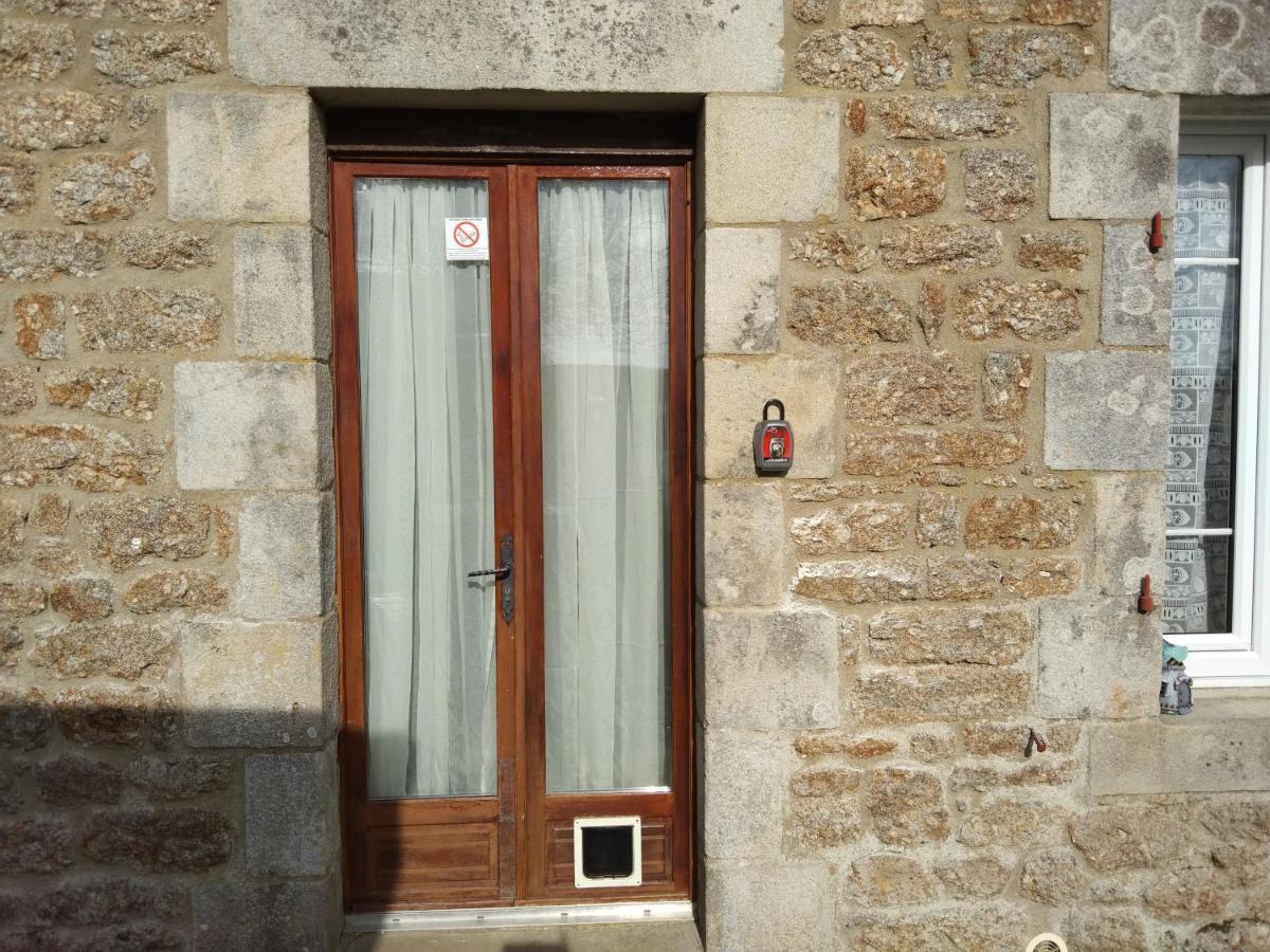 Craftycotta Villa Glomel Bagian luar foto